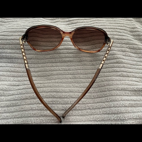 Women’s Sunglasses. - Picture 2 of 5